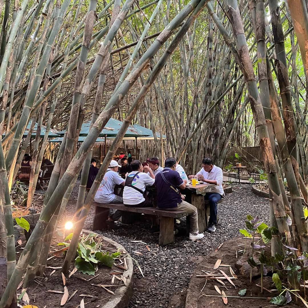 Bamboo Cafe di Hutan Bambu Desa Penglipuran