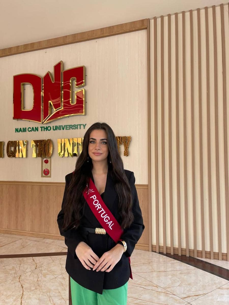 potret Juliana Lopes, Miss Charm Portugal 2025