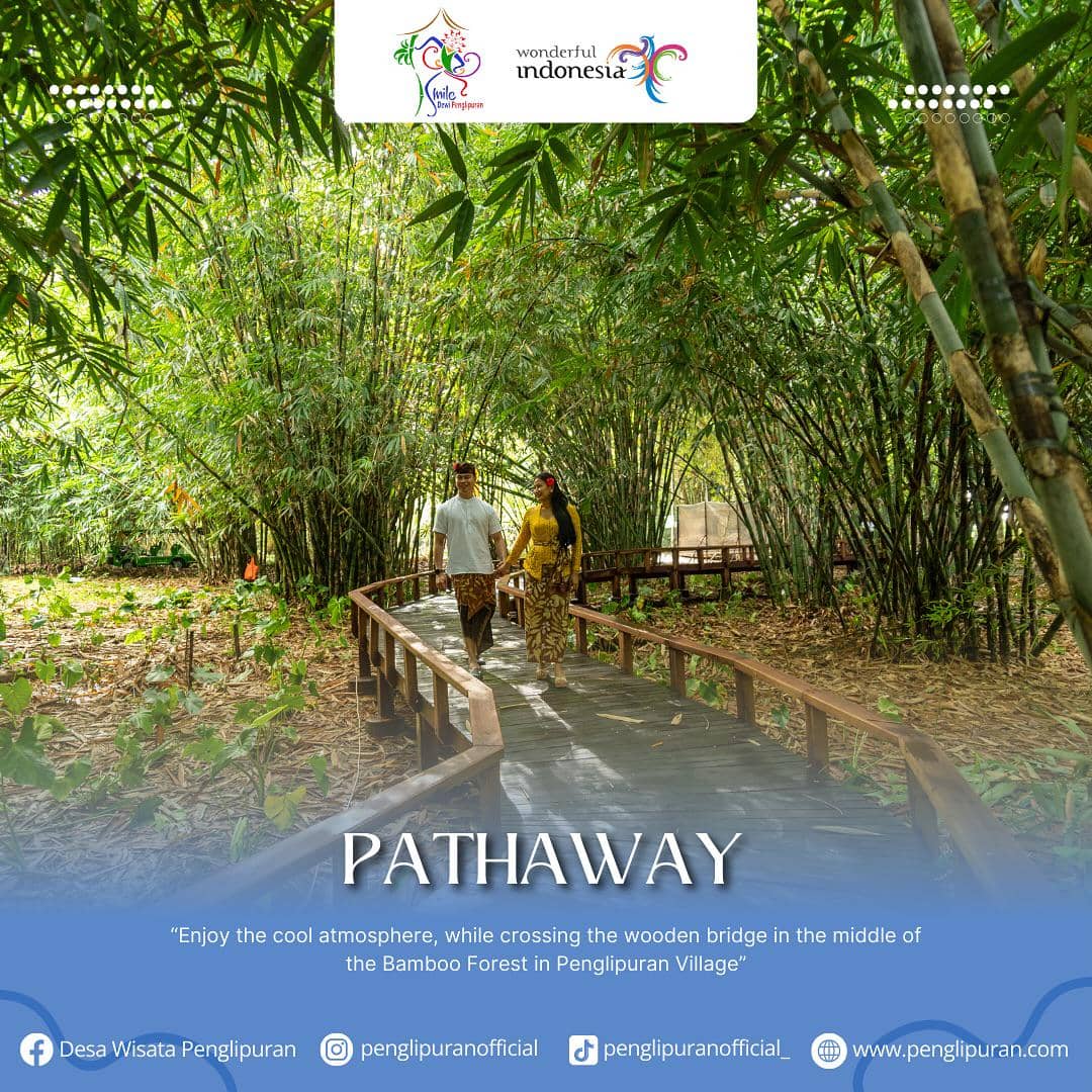 menikmati suasana Hutan Bambu Desa Penglipuran