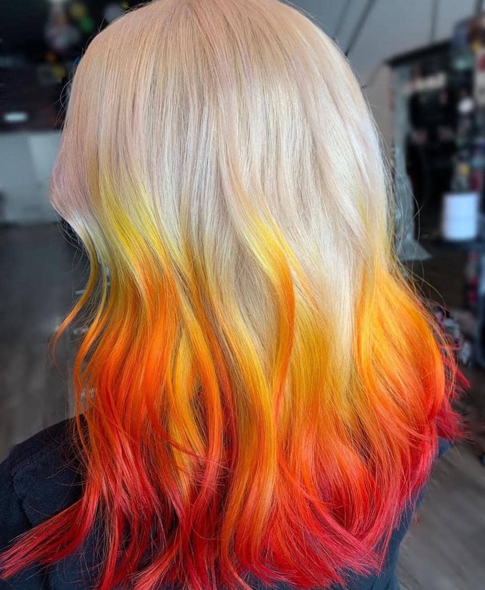 Gaya rambut fiery hues