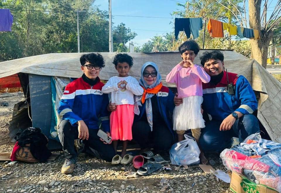 Pertamina menyalurkan air bersih untuk warga Aceh Tamiang (dok.Pertamina)