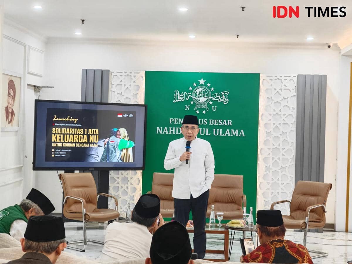 Ketua Umum Pengurus Besar Nahdlatul Ulama (PBNU), KH Yahya Cholil Staquf, meluncurkan program Solidaritas 1 Juta Keluarga NU untuk Korban Bencana Alam (IDN Times/Ilman Nafi'an)