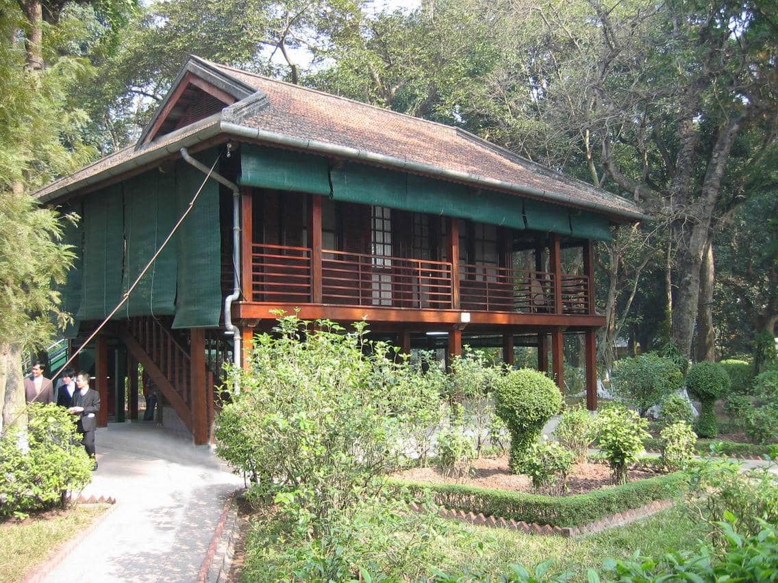 Potret Ho Chi Minh’s Stilt House