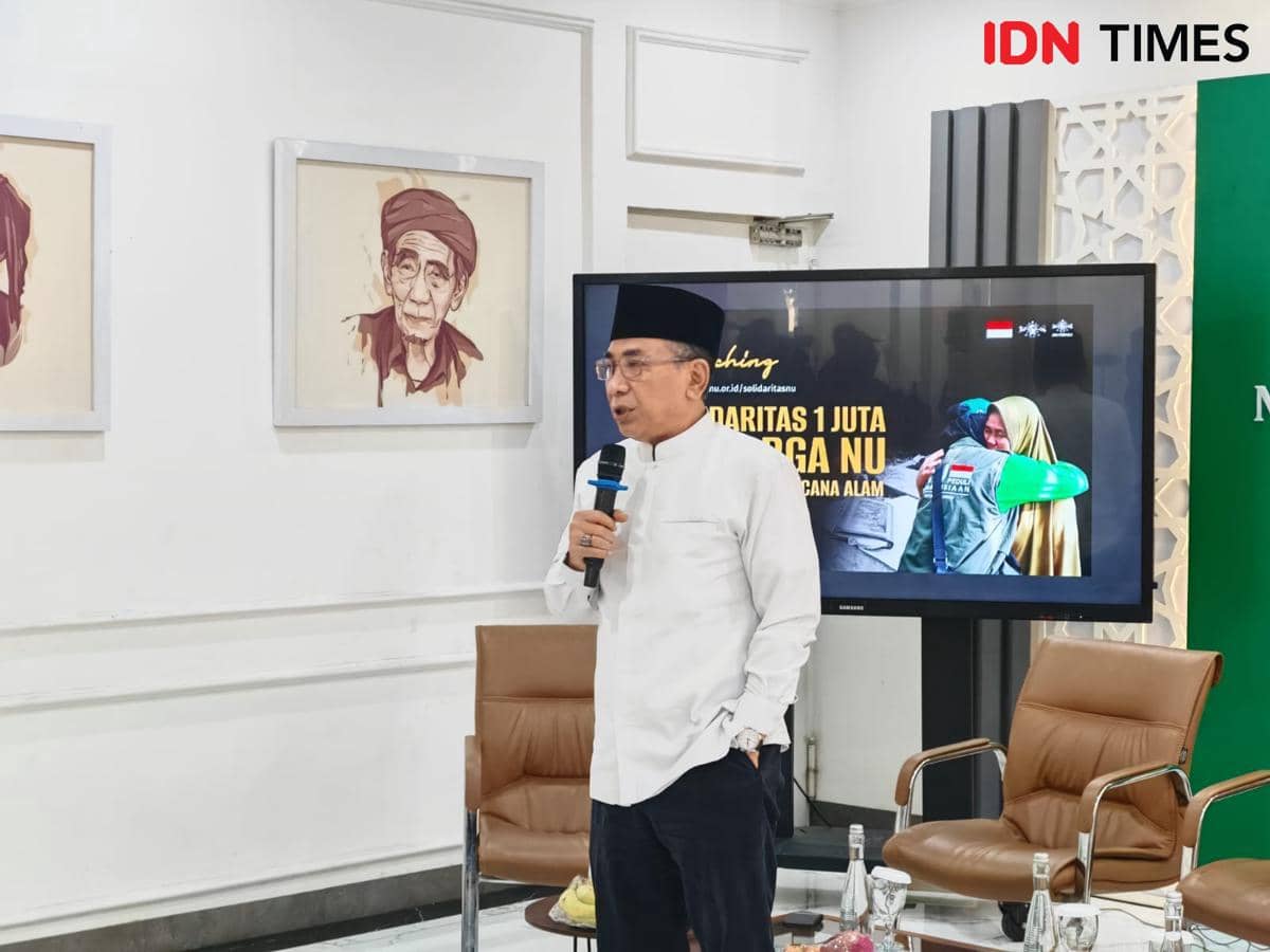 Ketua Umum Pengurus Besar Nahdlatul Ulama (PBNU), KH Yahya Cholil Staquf, meluncurkan program Solidaritas 1 Juta Keluarga NU untuk Korban Bencana Alam (IDN Times/Ilman Nafi'an)
