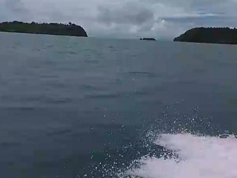 Tim SAR gabungan melaksanakan operasi pencarian korban Dimas Aditiyawan.