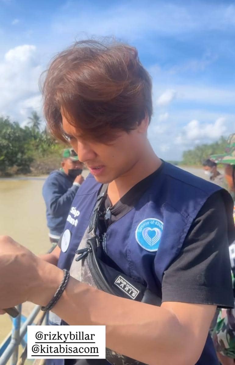 Artis bantu korban bencana banjir di sumatera