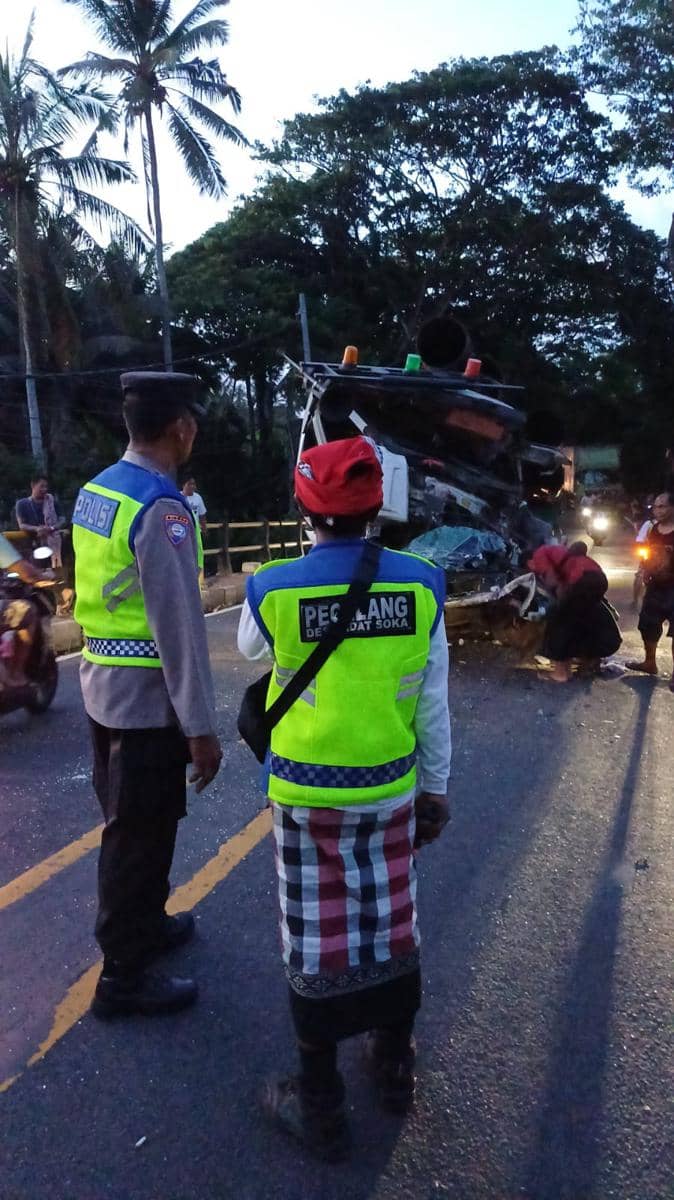 Kecelakaan beruntun yang terjadi di Selemadeg, Tabanan,