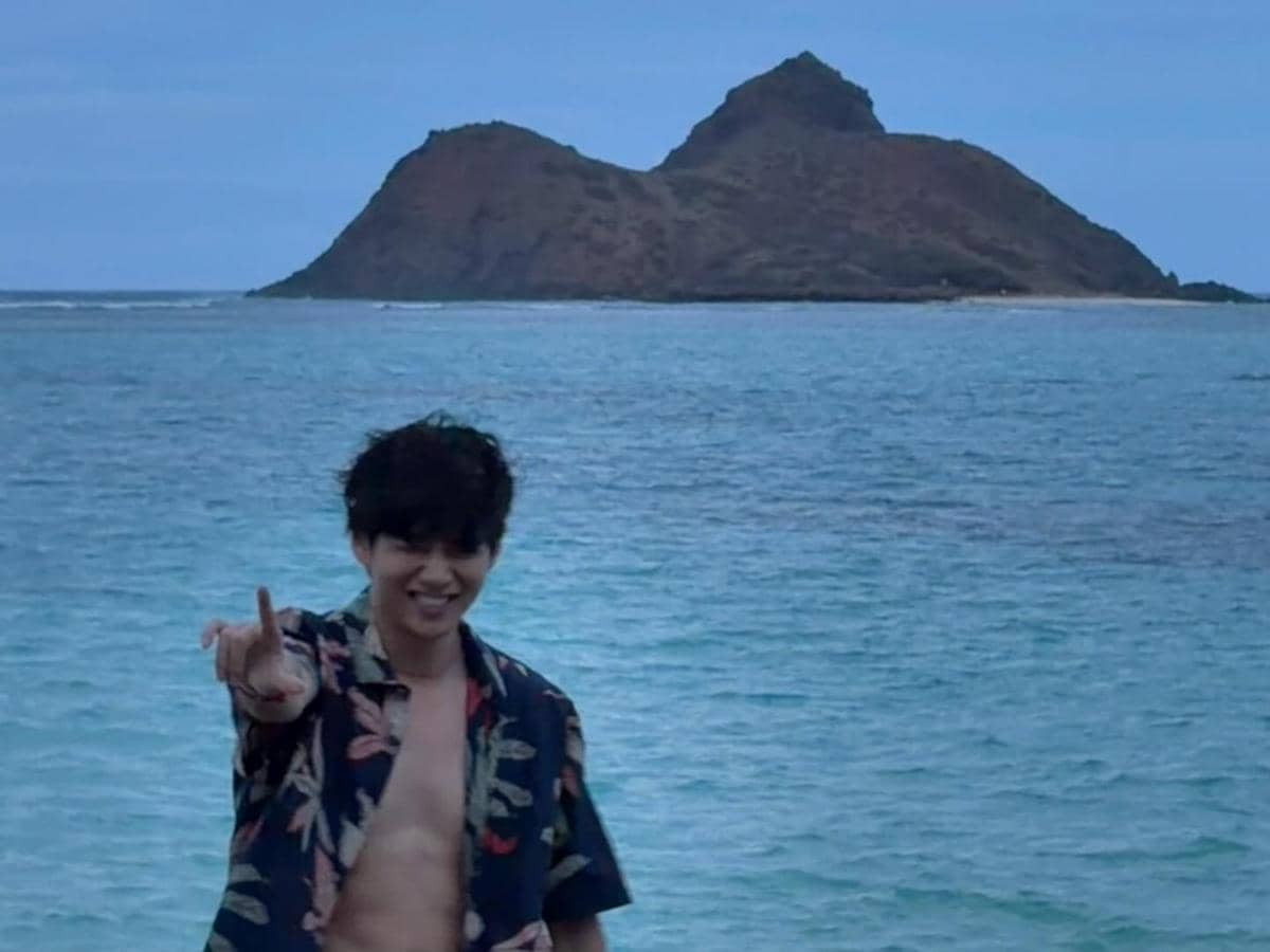 potret V BTS liburan di Hawaii (instagram.com/thv)