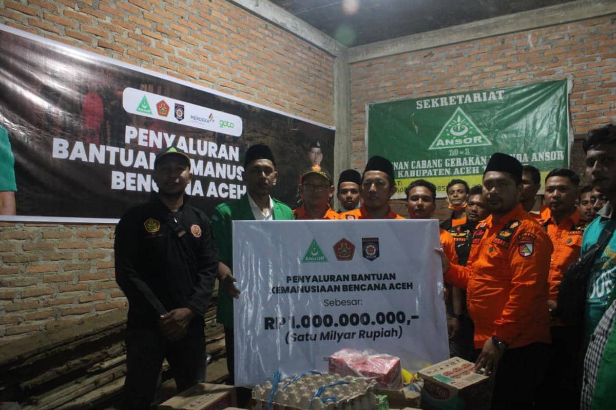 Gerakan Pemuda (GP) Ansor menyalurkan bantuan untuk korban bencana di tiga provinsi, Aceh, Sumatra Utara (Sumut), dan Sumatra Barat (Sumbar) (dok. GP Ansor)