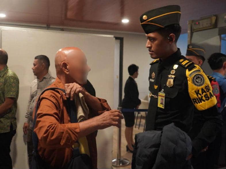 2 napi asal Belanda dipulangkan