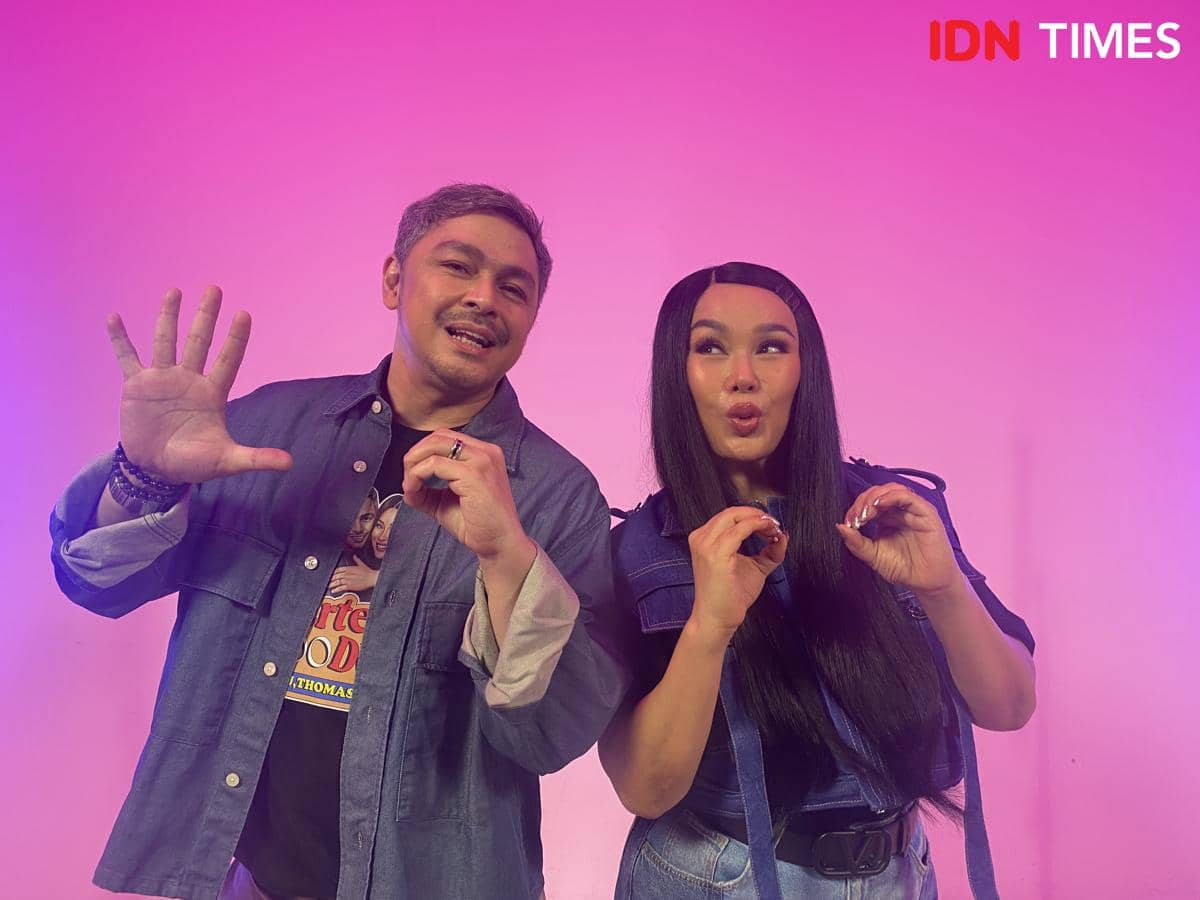 potret Titi DJ dan Thomas Djorghi di kantor IDN, Jakarta, Senin (8/12/2025)