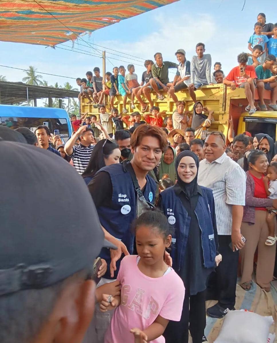 Artis bantu korban bencana banjir di sumatera
