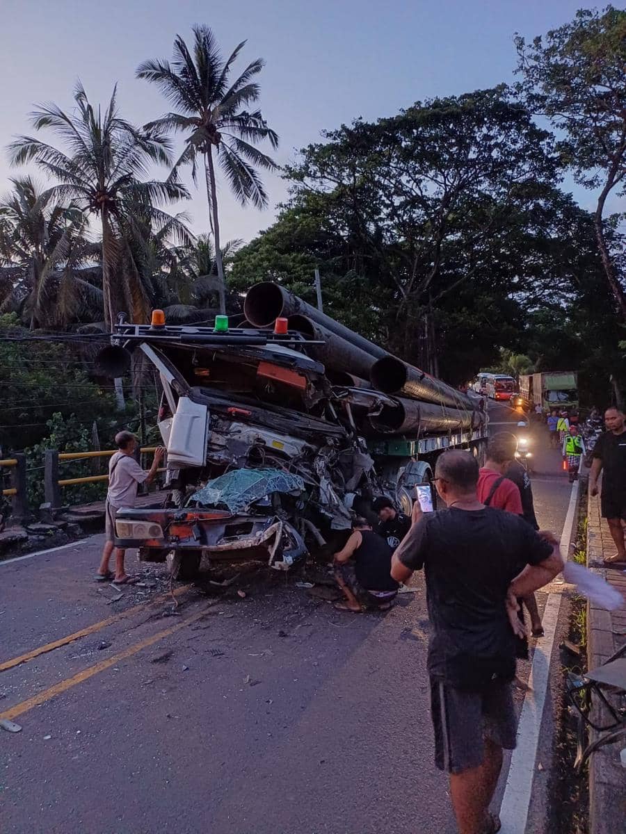 Kecelakaan beruntun yang terjadi di Selemadeg, Tabanan,