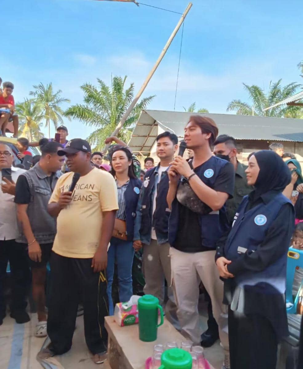 Artis bantu korban bencana banjir di sumatera