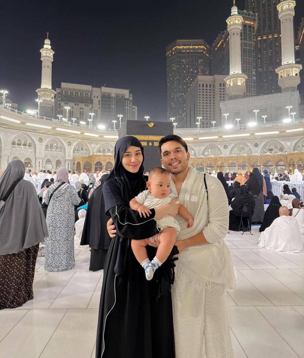 Thariq dan Aaliyah umrah