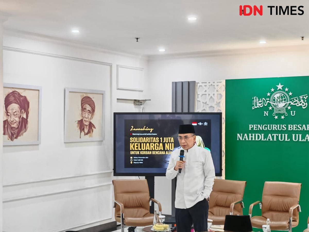 Ketua Umum Pengurus Besar Nahdlatul Ulama (PBNU), KH Yahya Cholil Staquf, meluncurkan program Solidaritas 1 Juta Keluarga NU untuk Korban Bencana Alam (IDN Times/Ilman Nafi'an)