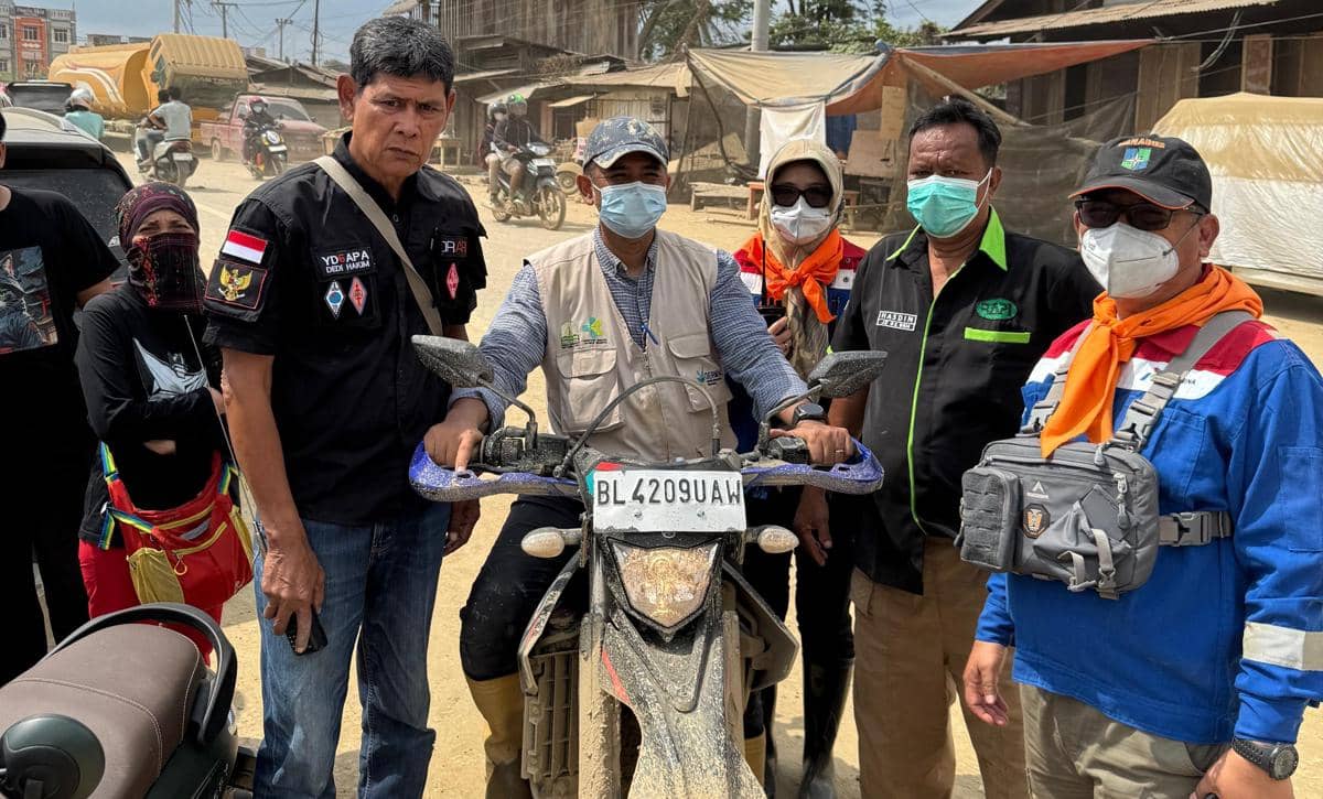 Pertamina menyalurkan air bersih untuk warga Aceh Tamiang (dok.Pertamina)