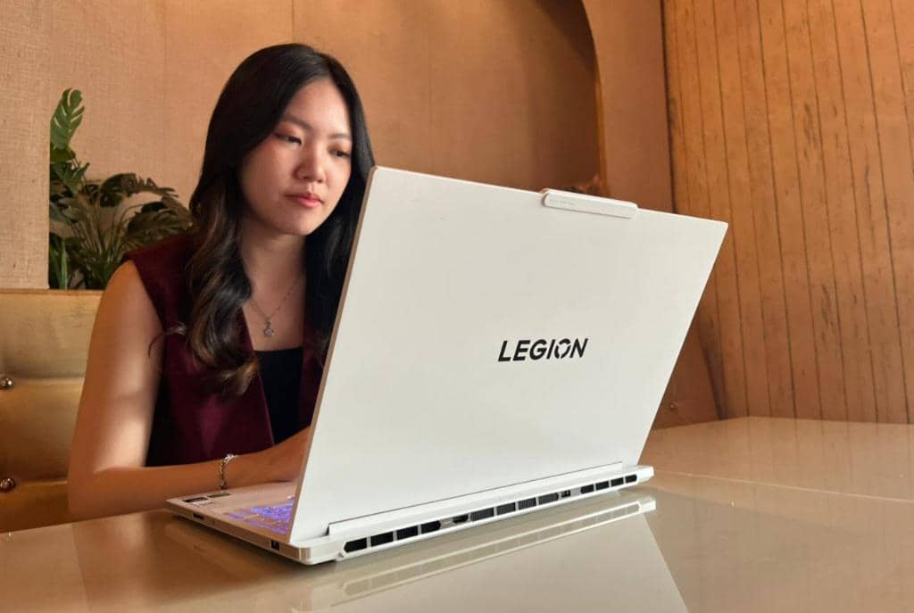 Legion 7i Glacier White.jpeg