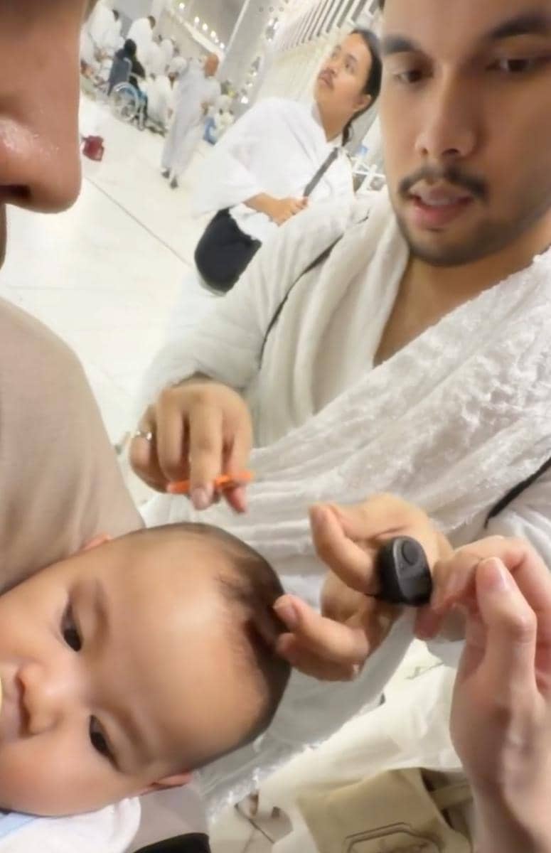 Thariq dan Aaliyah umrah