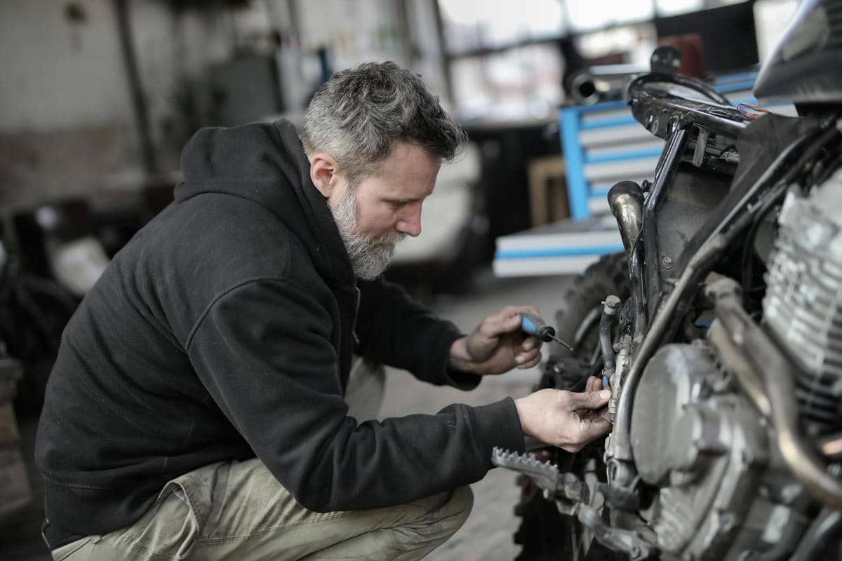 ilustrasi servic motor