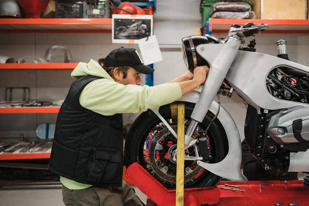 5 Cara Sederhana Merawat Aki Motor agar Gak Gampang Tekor