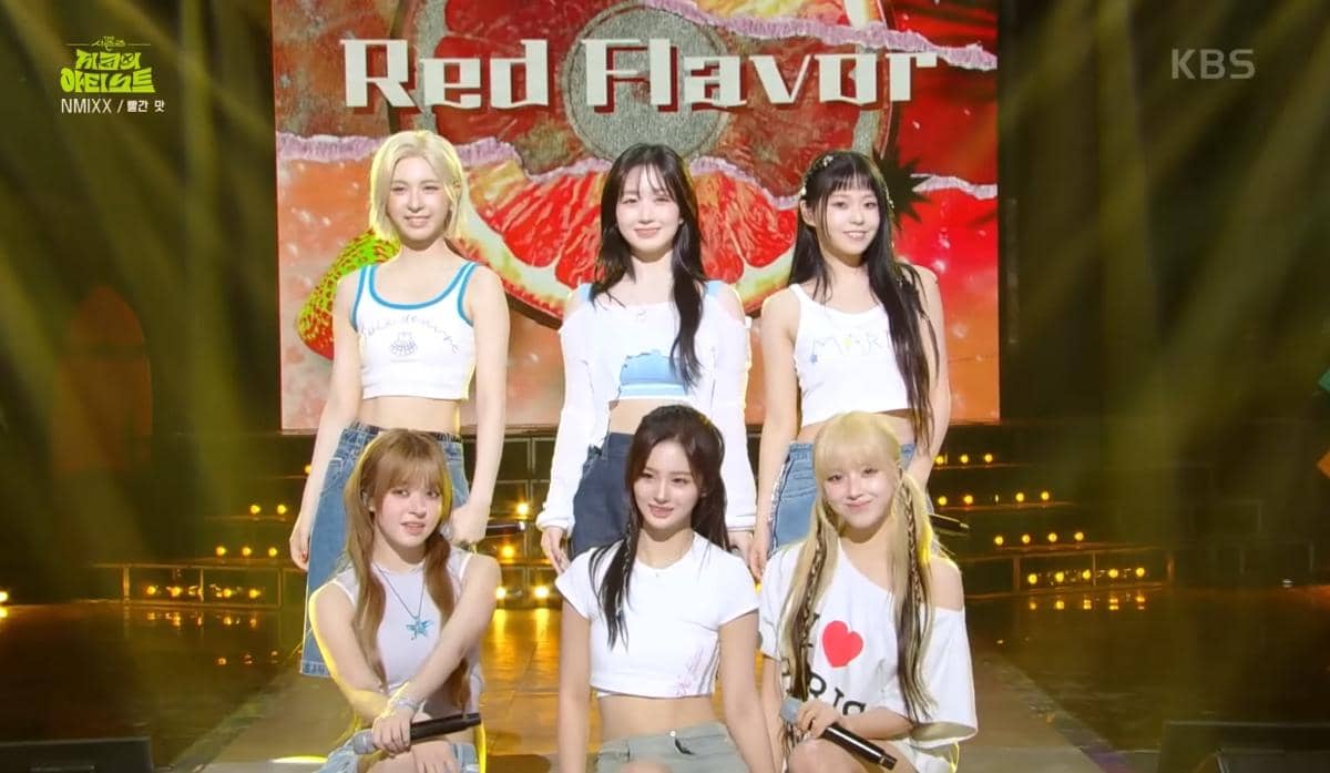 penampilan cover NMIXX untuk lagu "Red Flavor" di acara The Seasons: Zico's Artist