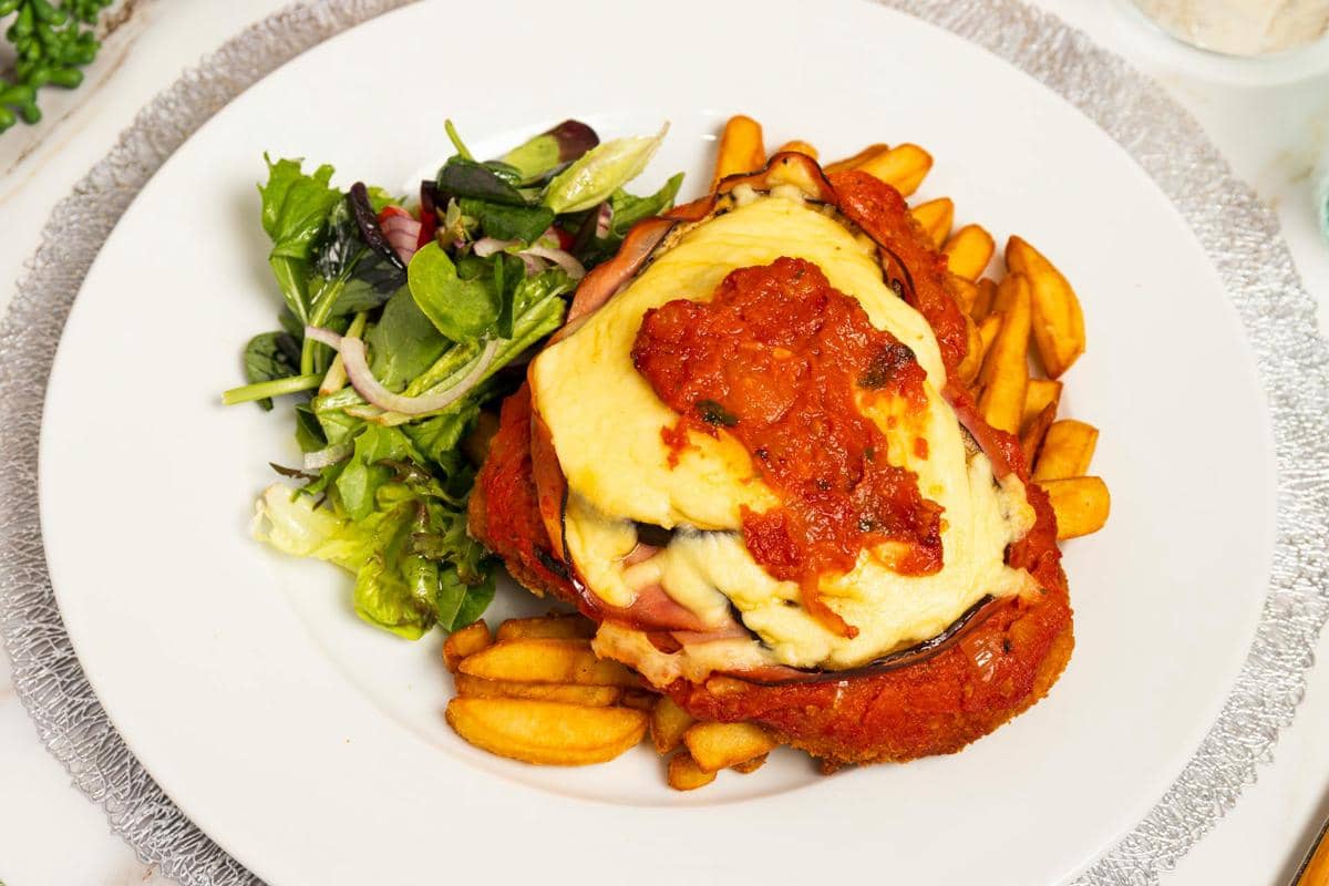 ilustrasi chicken parmigiana