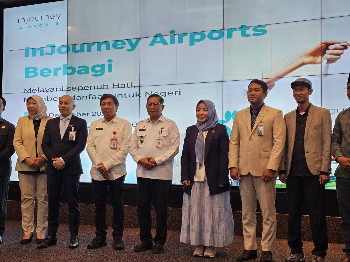 Penyerahan simbolis 7 ribu paket sembako