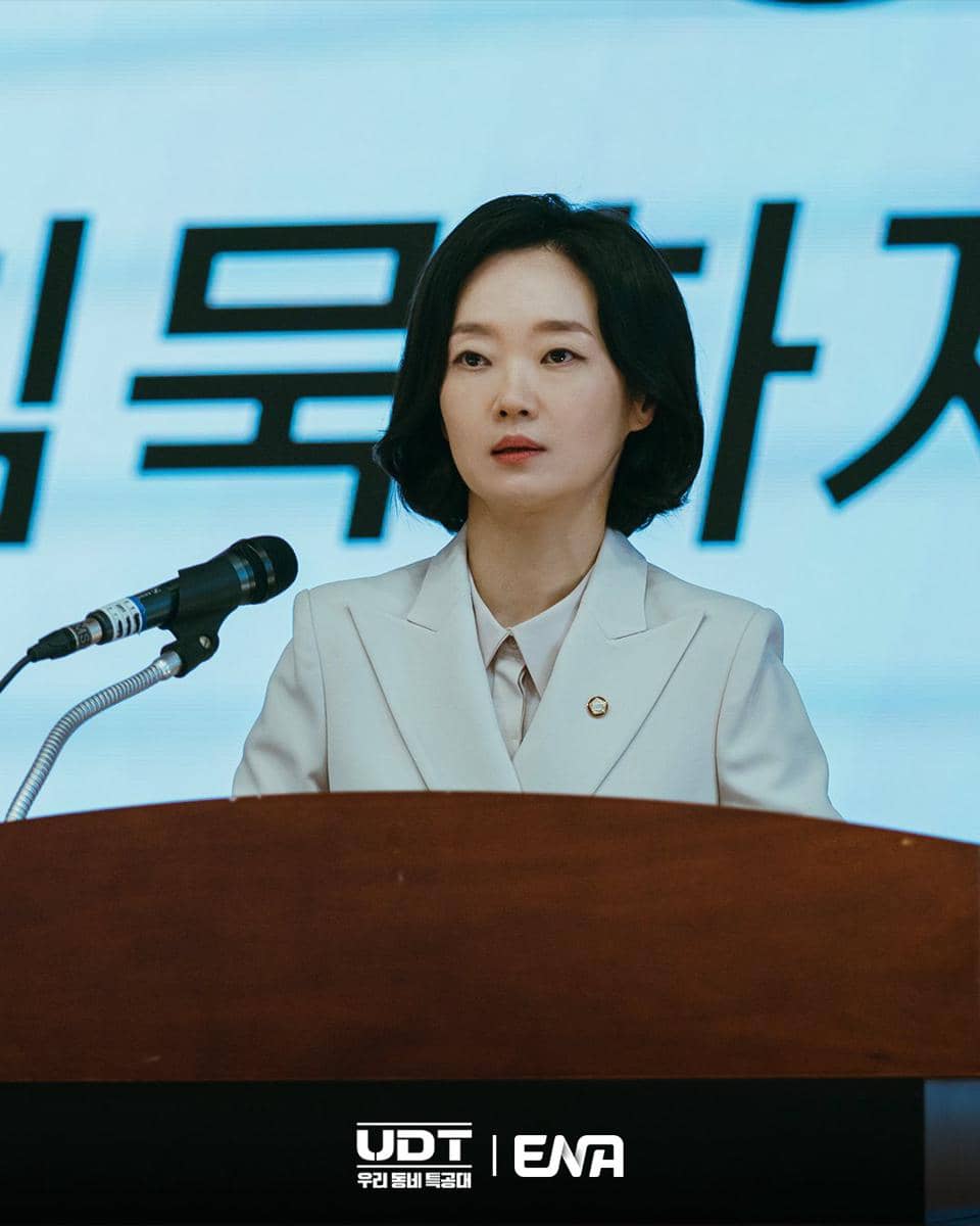 cuplikan drama Korea Heroes Next Door