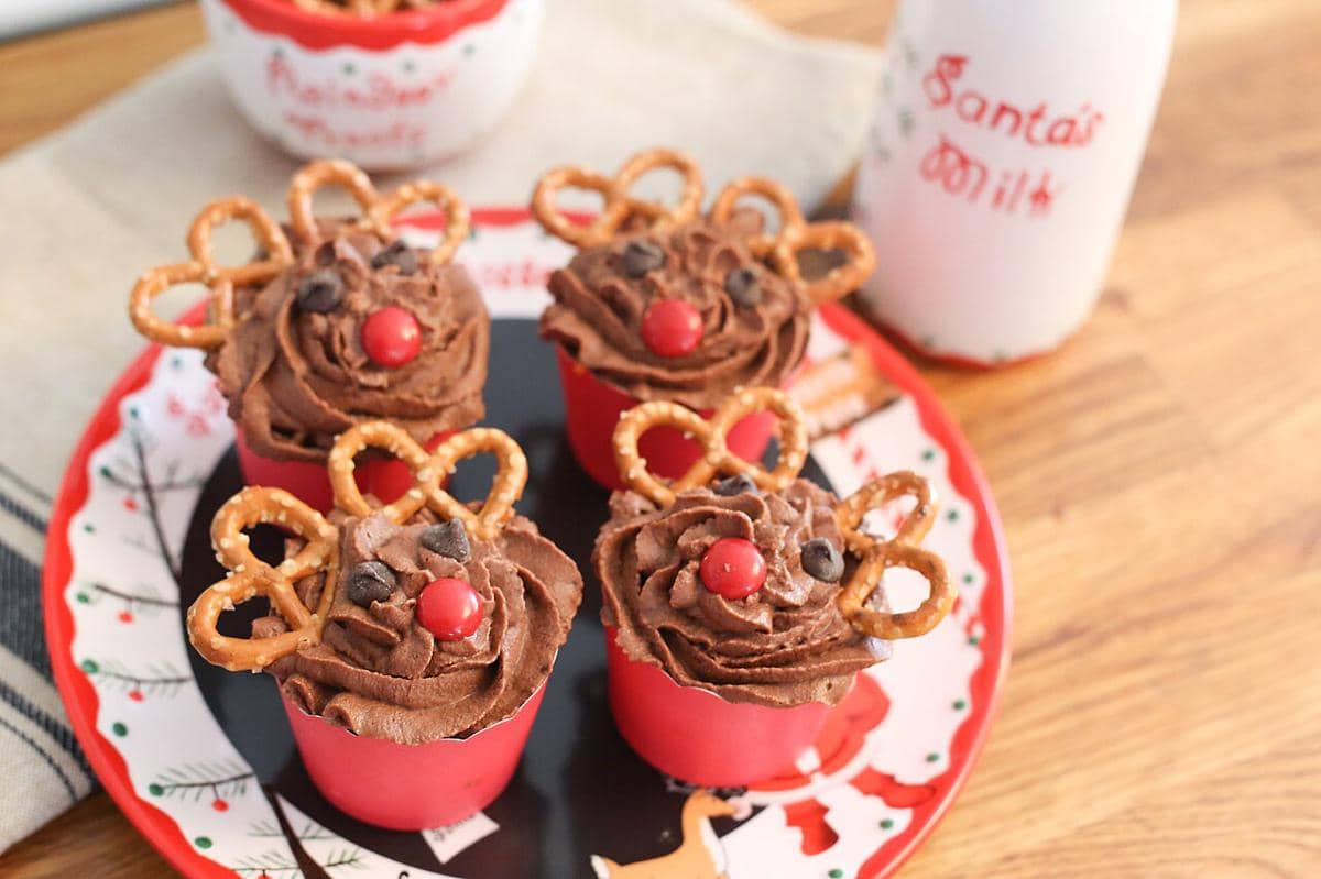 ilustrasi cake Natal