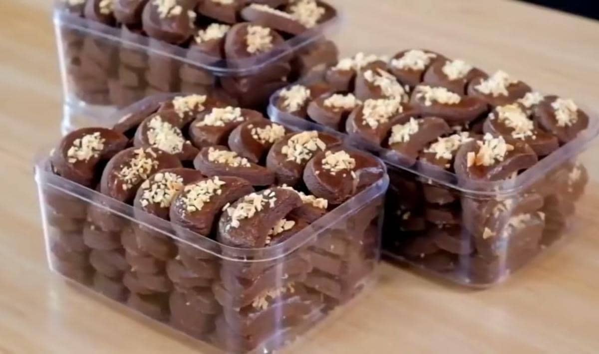 ilustrasi choco almond spikuk cookies