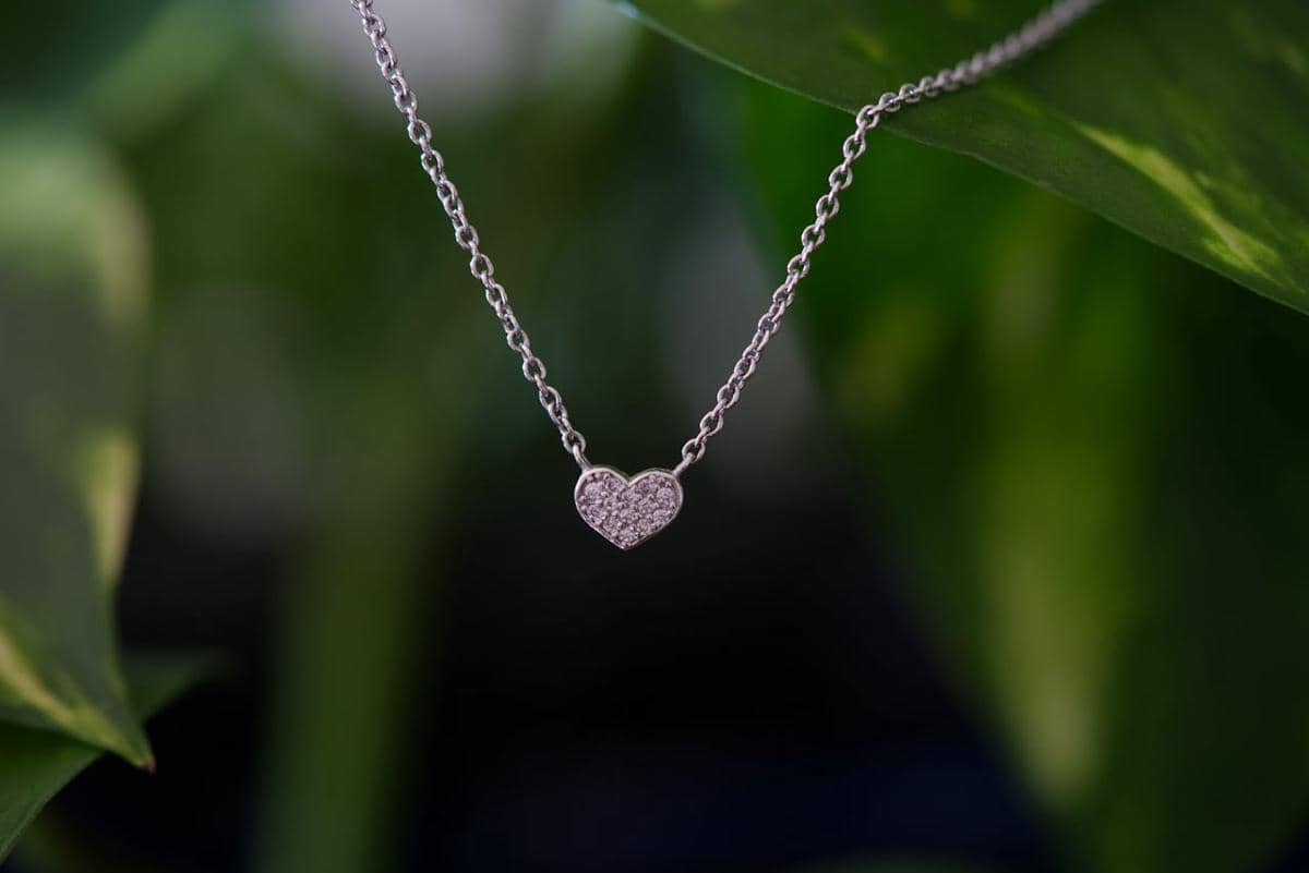 10 Cara Cek Emas Putih Asli atau Palsu yang Paling Mudah Dicoba