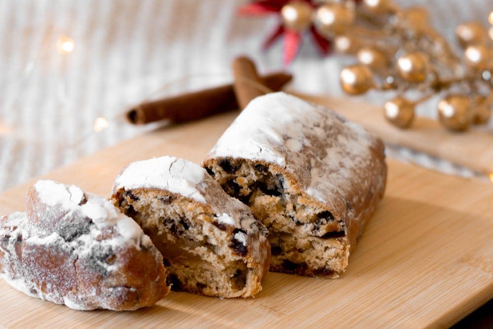 ilustrasi stollen bread