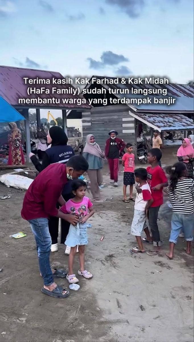 Hamidah Rachmayanti salurkan bantuan bencana di Aceh.