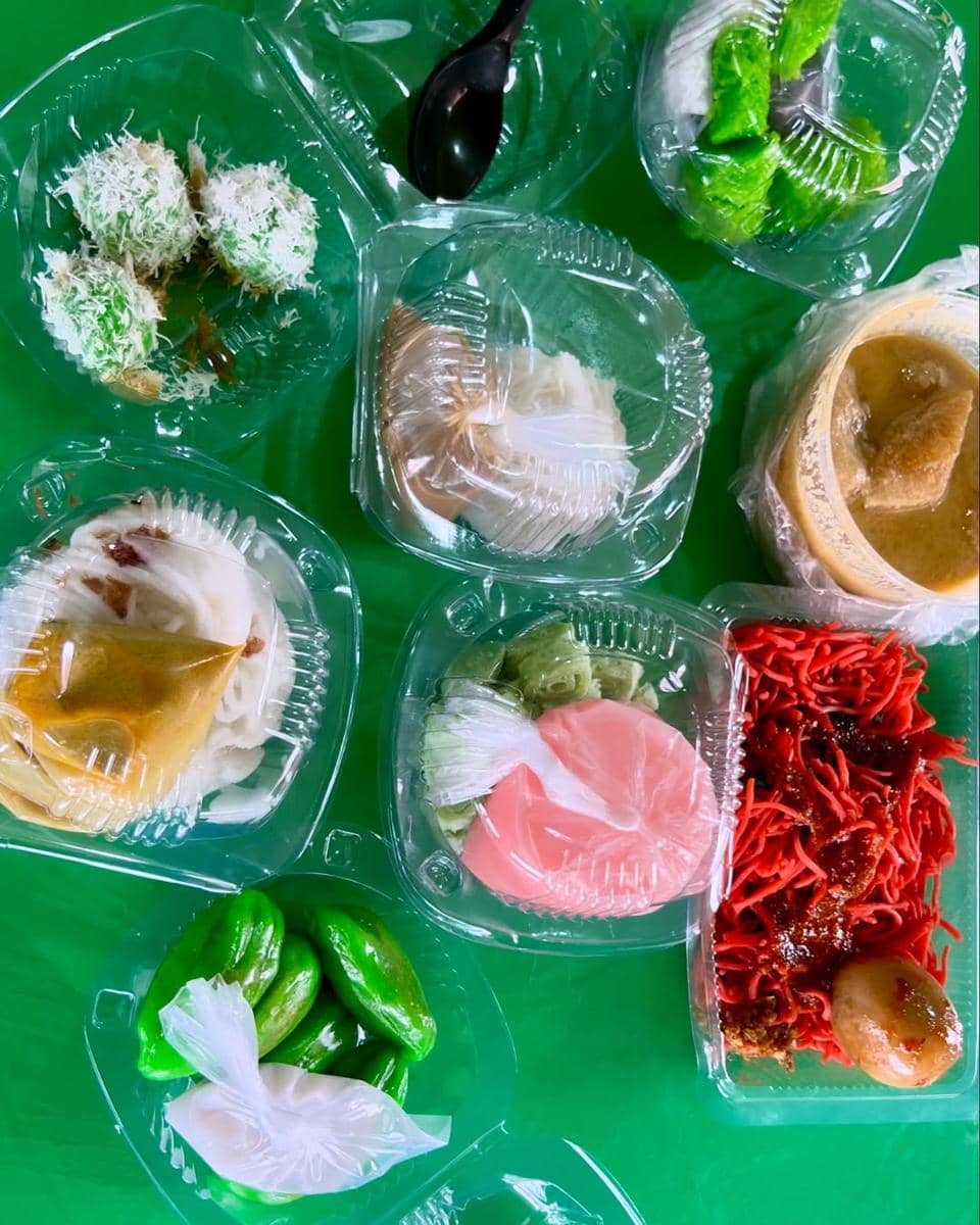 Yuki Kato liburan di Kota Banjarmasin.