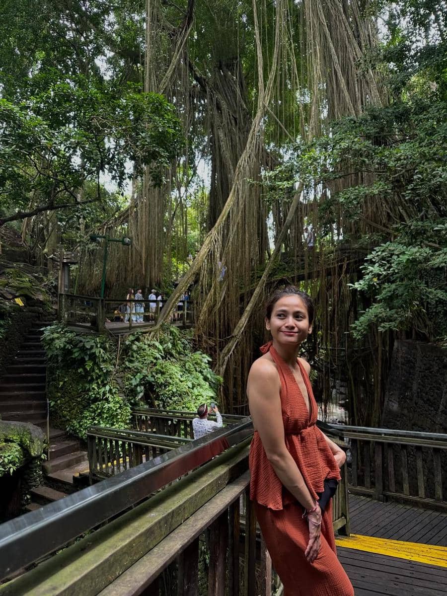 Acha Septriasa di Monkey Forest Ubud.
