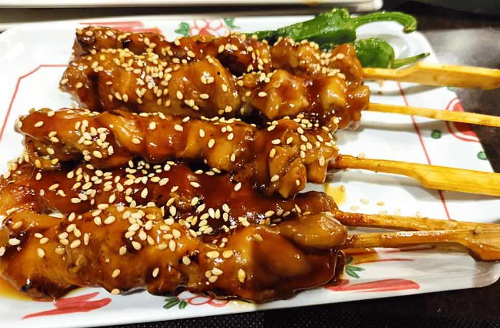 ilustrasi yakitori chicken skewers