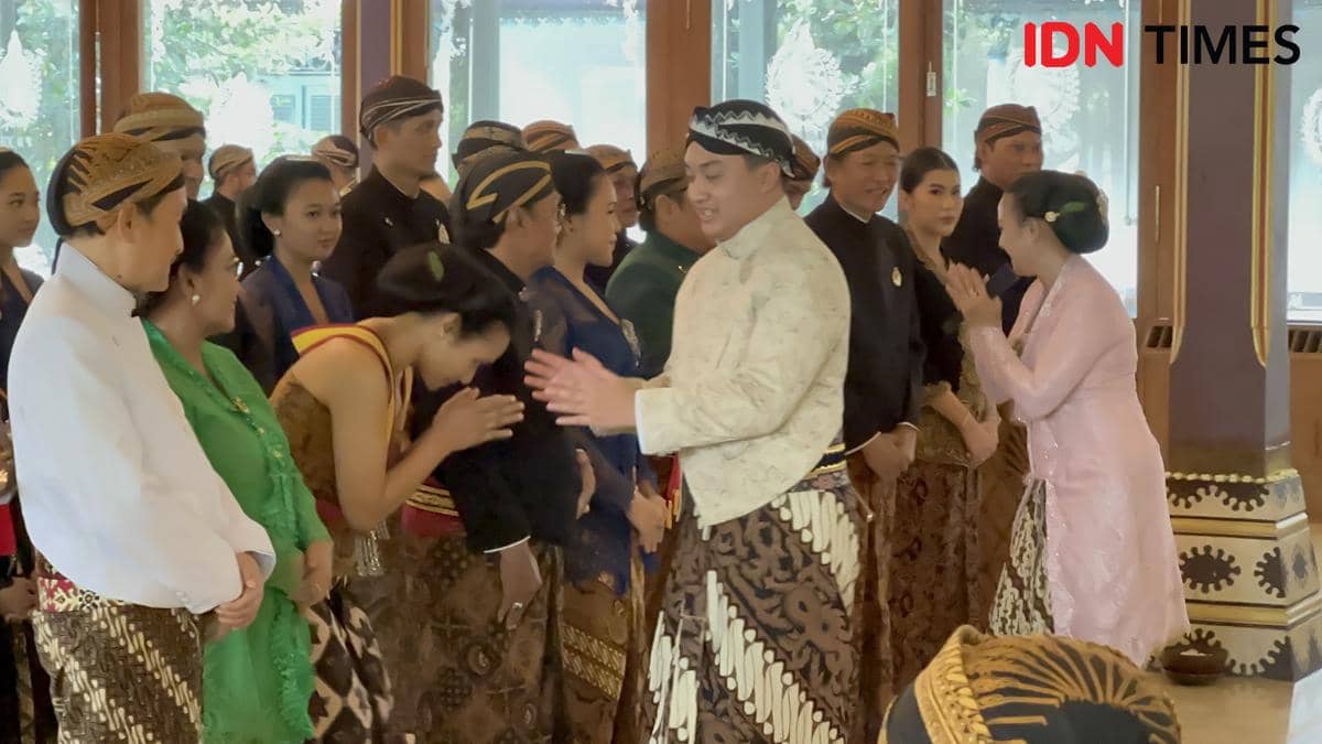 PB XIV Purboyo usai melantik staf khusus raja. (IDN Times/Larasati Rey)