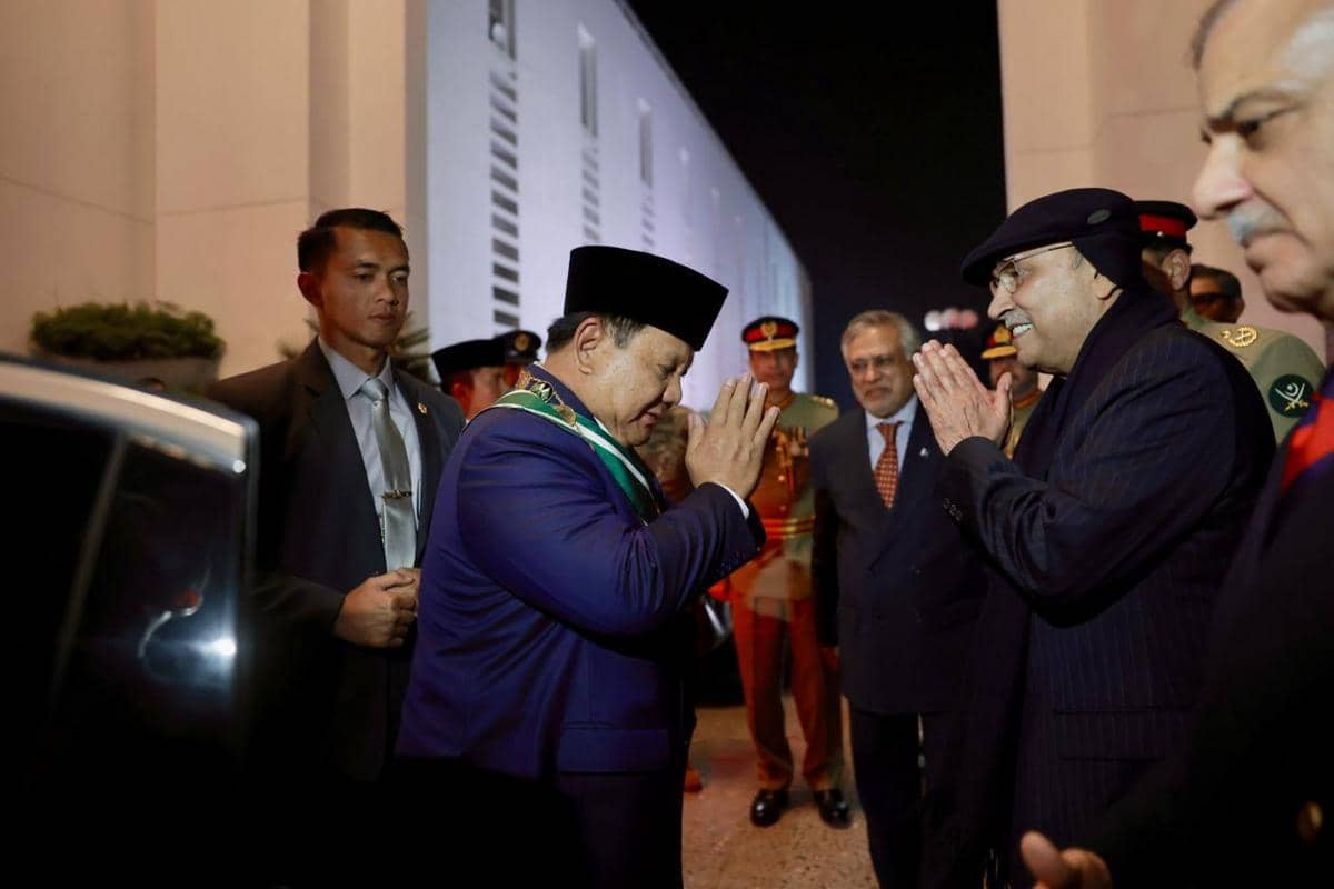 Presiden Prabowo Subianto menerima anugerah kehormatan tertinggi dari Pakistan "Nishan-e-Pakistan" (dok. Sekretariat Presiden)