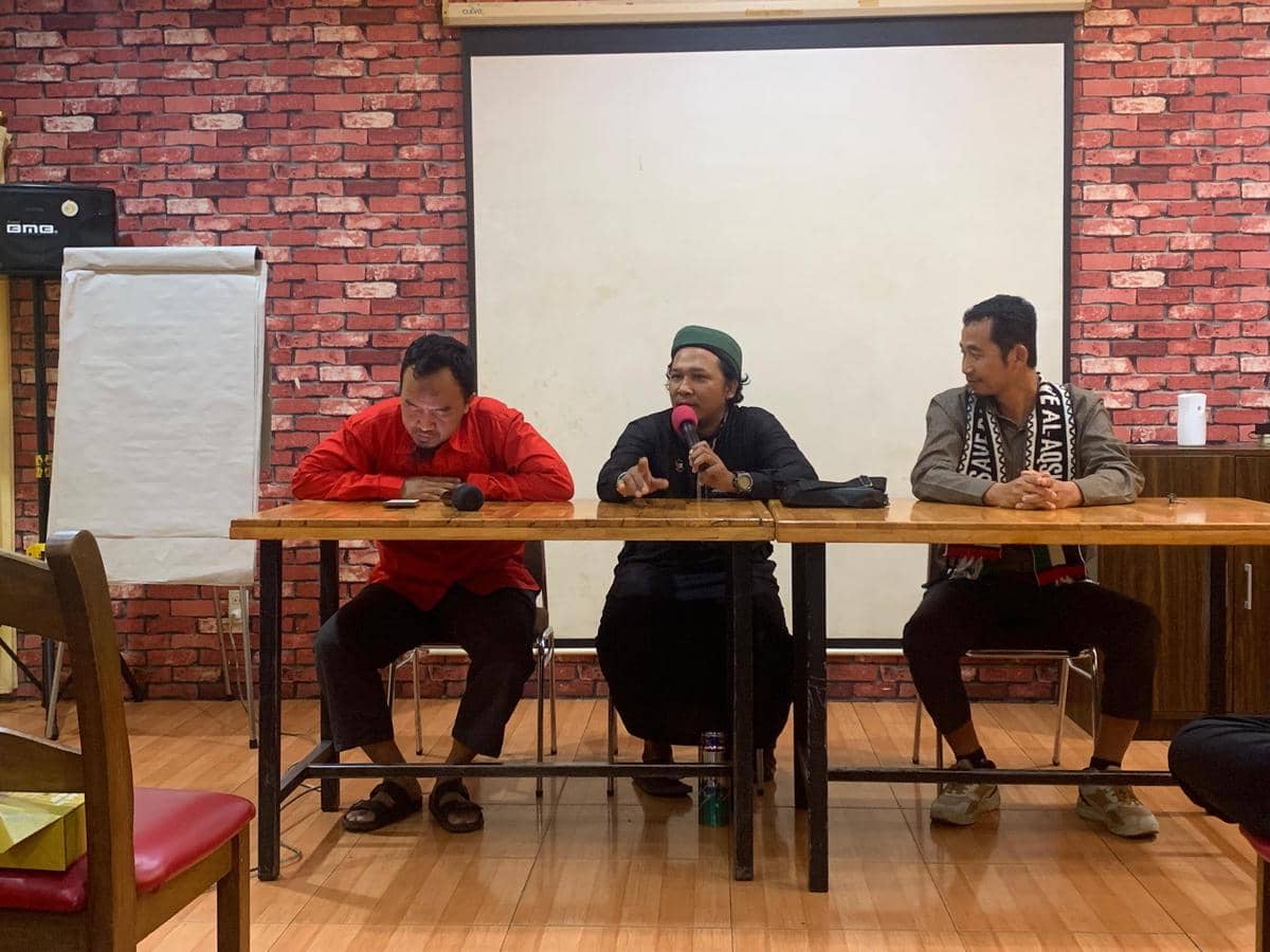 Ustaz Kamal Khan (tengah) akan berangkat ke Palestina untuk misi kemanusiaan menyalurkan bantuan musim dingin (dok. BMM)