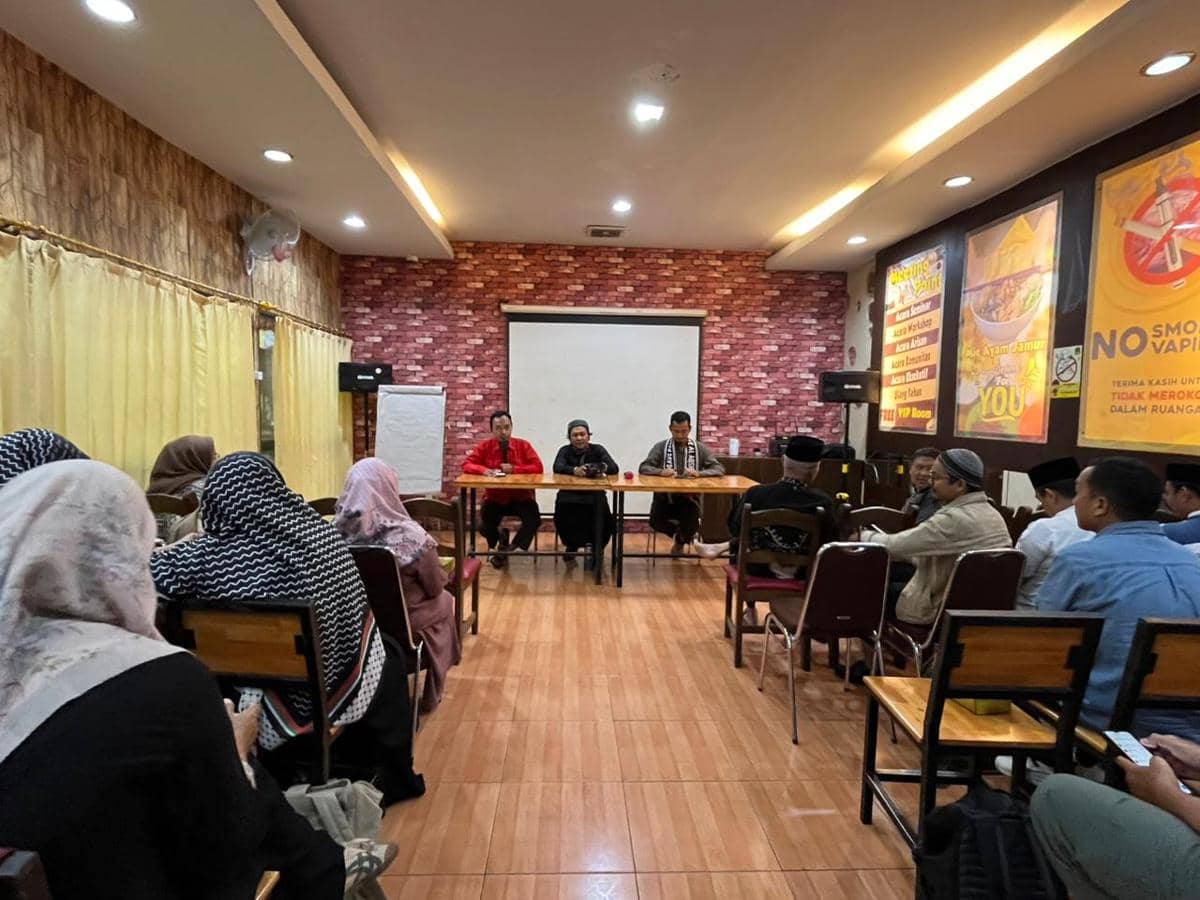 Ustaz Kamal Khan (tengah) akan berangkat ke Palestina untuk misi kemanusiaan menyalurkan bantuan musim dingin (dok. BMM)