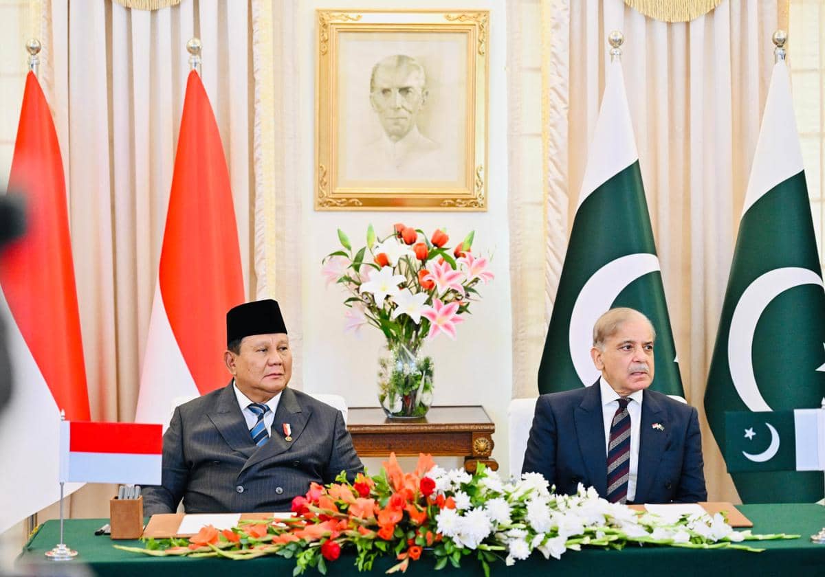 Presiden Prabowo Subianto dan Perdana Menteri (PM) Pakistan Shehbaz Sharif melakukan bilateral di Islamabad, Selas (9/12/2025) (dok. Sekretariat Presiden)