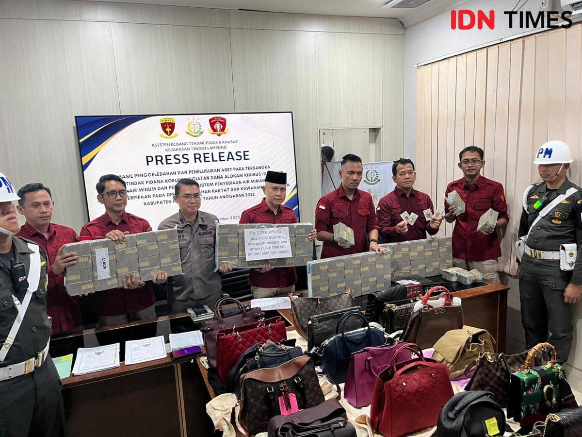 Kejati Lampung Sita Aset Eks Bupati Pesawaran, Motor Harley-40 Tas Branded
