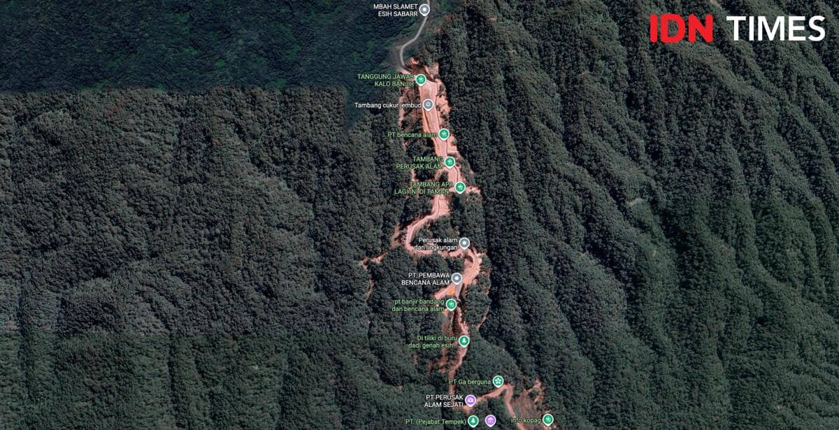 Foto satelit kondisi di sekitar kawasan Gunung Slamet yang viral di media sosial diduga akibat tambang ilegal melalui platform Google Earth dan Google Maps. (IDN Times/Dhana Kencana)