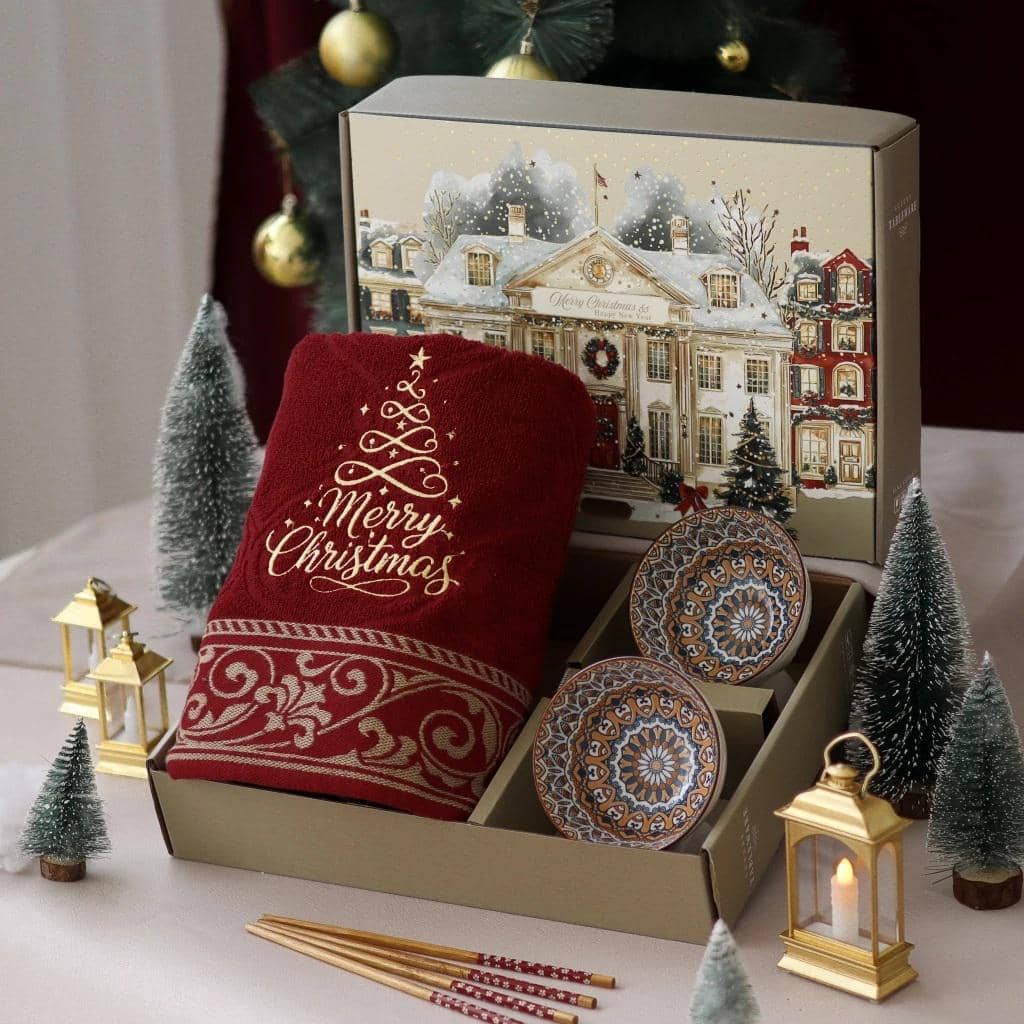 Ilustrasi hampers Natal (Shopee/Goods & Co)