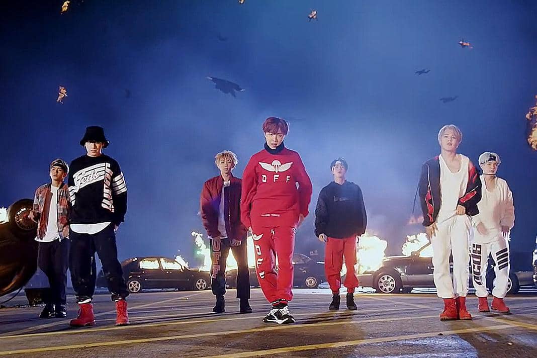 cuplikan MV "MIC Drop" milik BTS