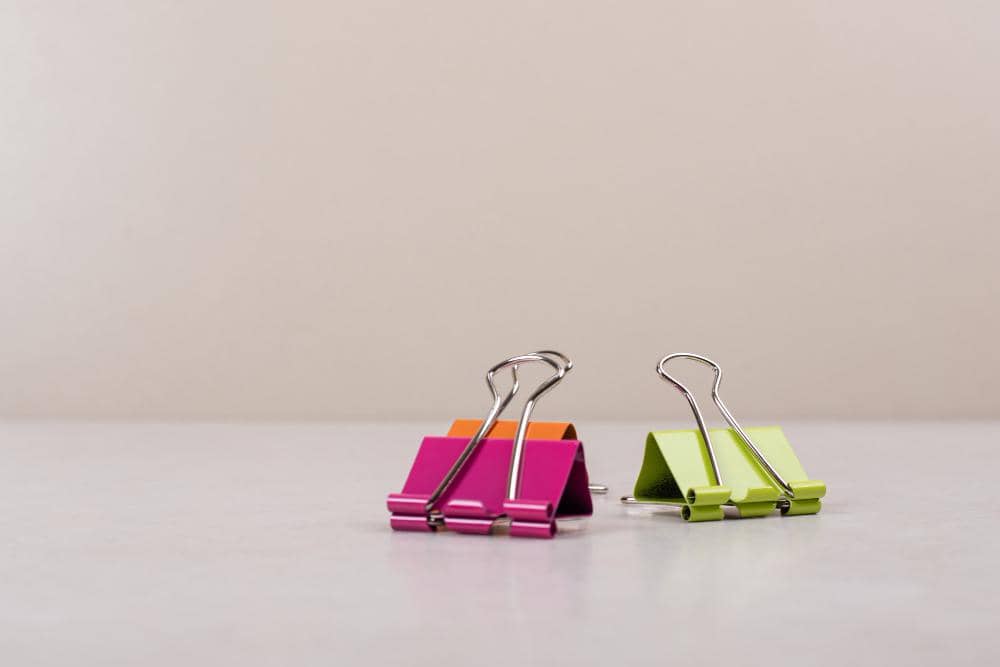 Alat penjepit kertas