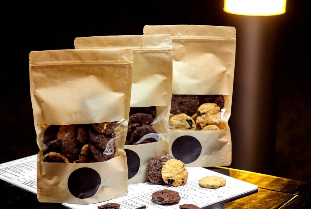 Snack dalam kemasan ziplock