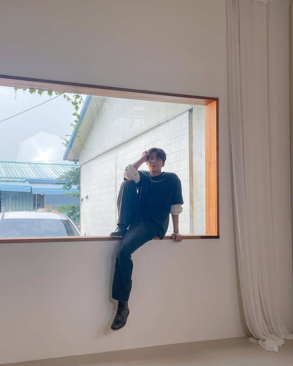 Outfit ala Kim Seon Ho