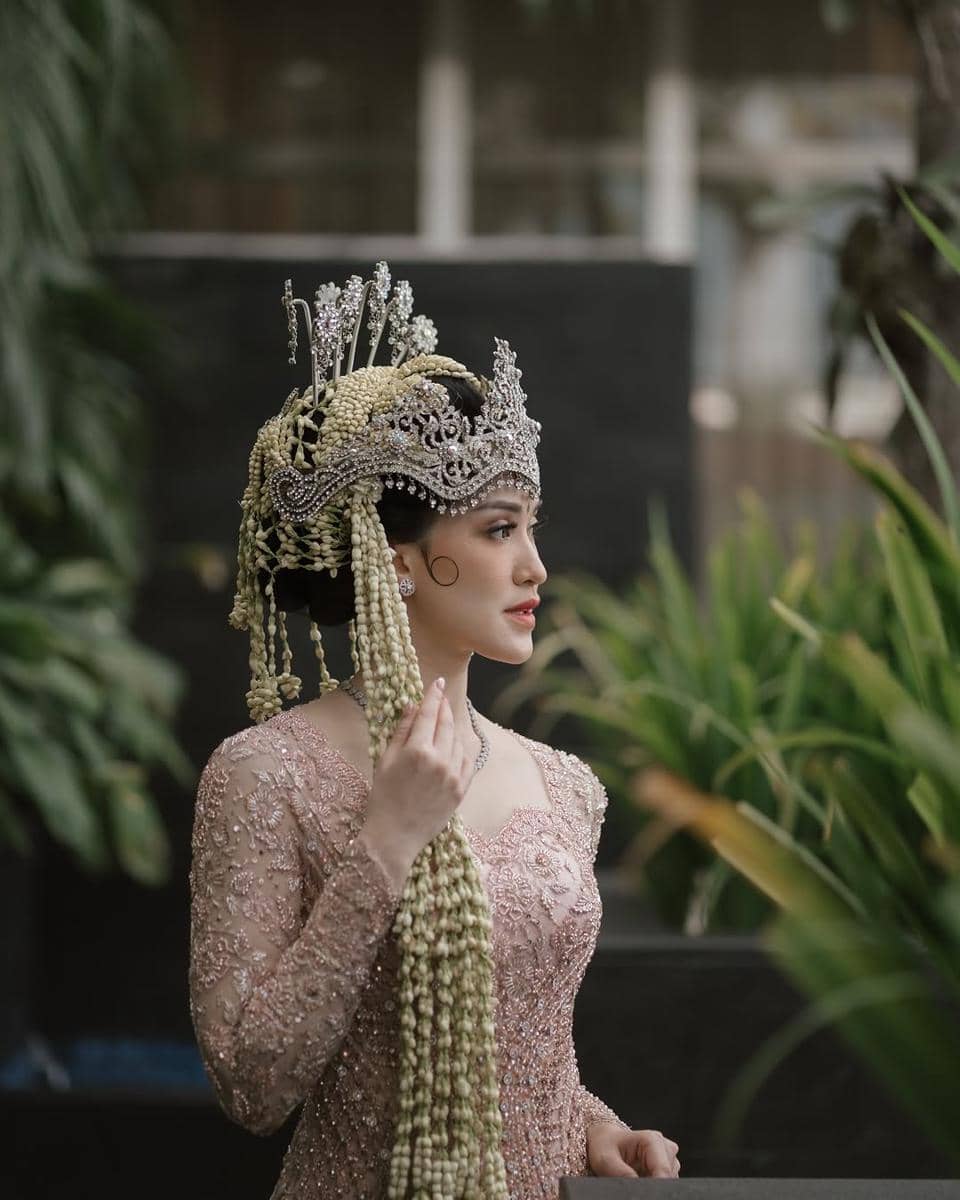 potret makeup pernikahan artis Indonesia tahun 2025